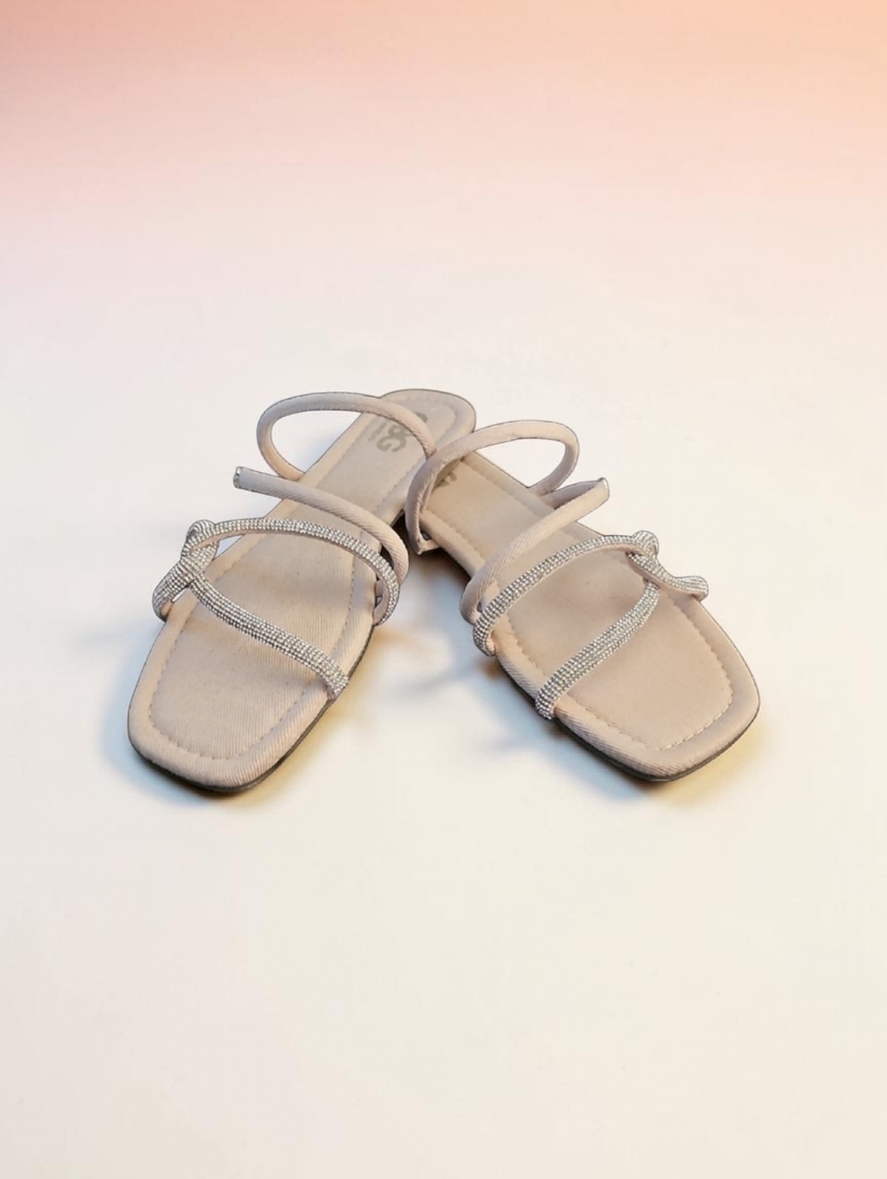 NWOB Guess Pale Pink and Silver Rhinstone Strappy Sandals Sz 8.5